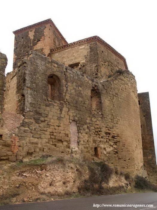 VISTA NORESTE DE MURALLA Y TEMPLO